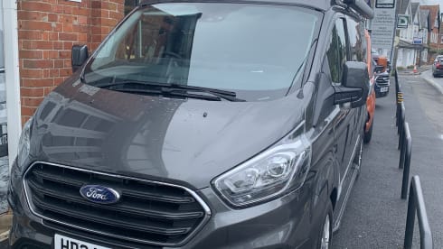 Scarlet The dormobile – Camper Ford a 4 posti letto del 2021