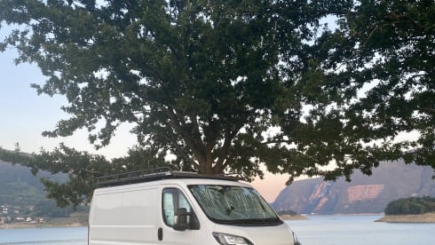 Rover – Off grid camper in Pembrokeshire