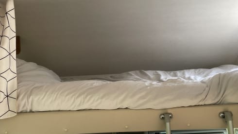Koos – Cozy 5p alcove camper from 2015