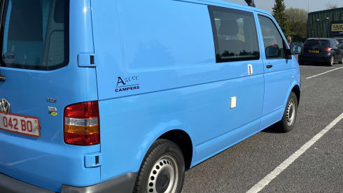 Bluey – 2 berth VW Campervan 