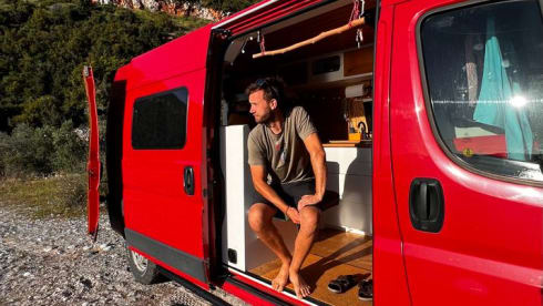 Cozy Off-Grid campervan for the ultimate adventure