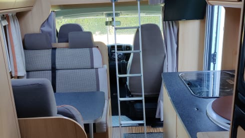 Nice handy camper for 5 to 6 people for rent
