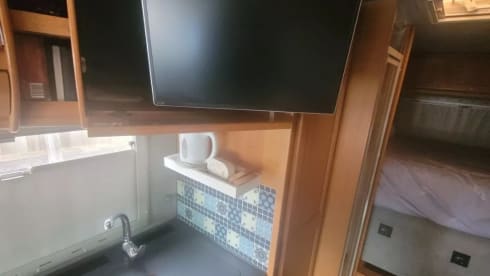 5 berth Niesmann + Bischoff integrated from 2002