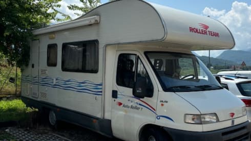 Noleggio Camper 7 Posti - Spazioso e Confortevole!