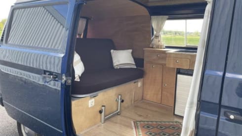 Maxima  – 2p Volkswagen bus from 1986