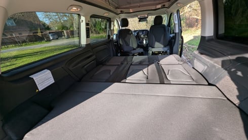Crosscamp op Mercedes Vito - Avontuur voor 4 (5) pers.