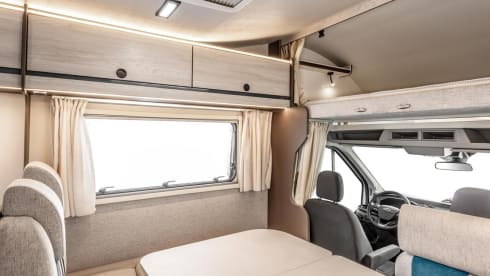 Spacious Rimor Kilig 50 - 6 person camper