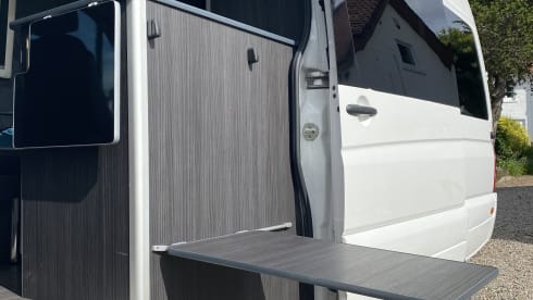 Dignity  – Autobus Volkswagen a 4 posti letto del 2017