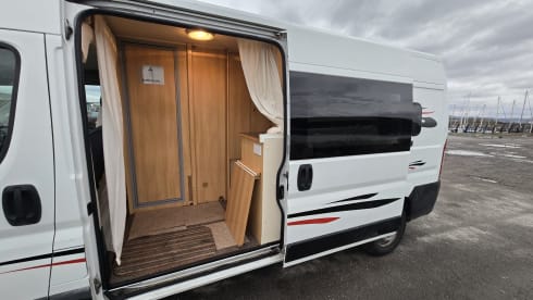 Boxer – 2 berth Peugeot Boxer campervan 