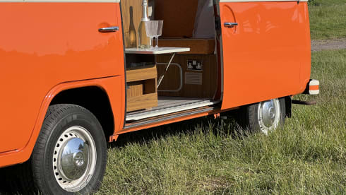 Blossom – 'Blossom' VW T2 Westfalia 1972 Campervan