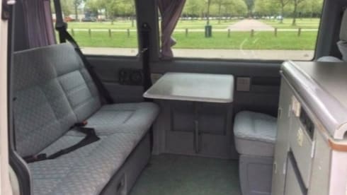 “De Witte Bus” – VW T4 Dehler Maxivan