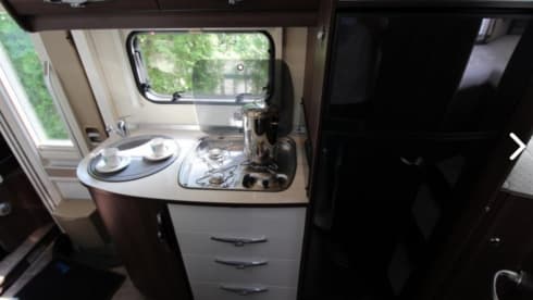 2p Bürstner semi-integrated uit 2014