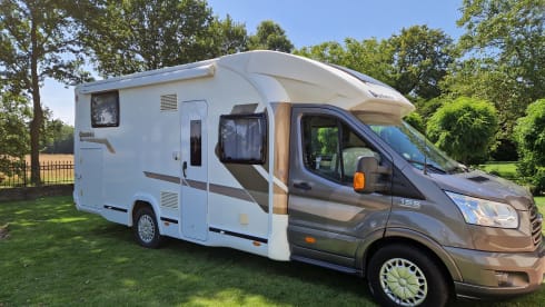Benimar Cocoon – Beautiful, luxurious 4/5 pers Camper with bicycle carrier