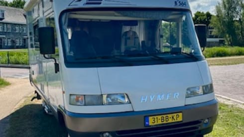 Bessie – 2p Hymer integrated uit 1995