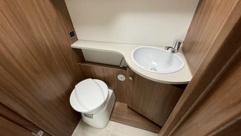 Beautiful Pilote 4-person camper