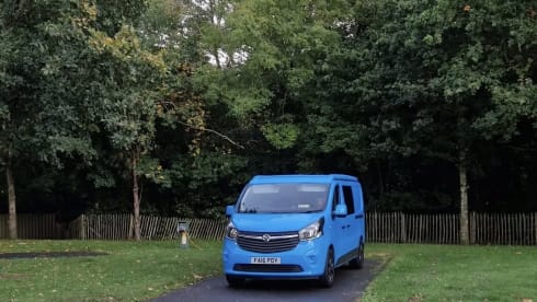 Dug – 3/4 berth Vauxhall Vivaro campervan,