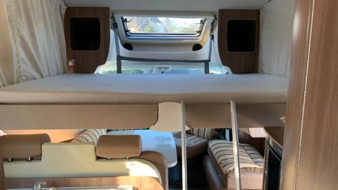 EXTRA DAYS Available Luxury Super Cozy Camper king-size bed / full air conditioning