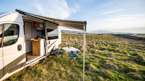 Mini Beast – 2 Berth Luxury Campervan