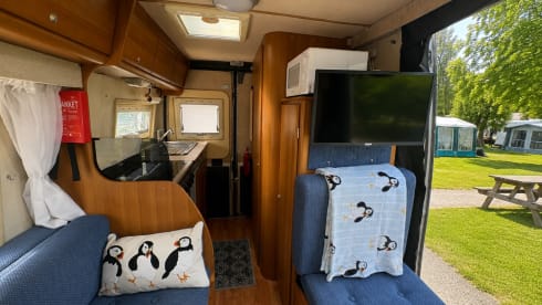 Puffin – Lernen Sie Atlas Cosy Campervan Adventures für zwei Personen kennen