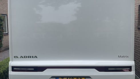 Glamping! – 5p Adria Mobil semi-integrated uit 2021
