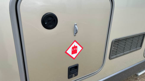 Burt – 4-Bett-Boot, Bürstner, teilintegriert ab 2015