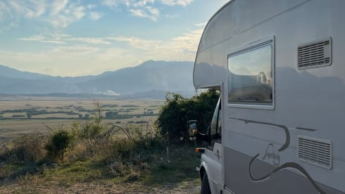 Onze supergezellige camper! – Nice spacious 6 person Ford Rimor 678
