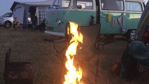 Mary – Classic VW Bay Camper - T2 - 1970