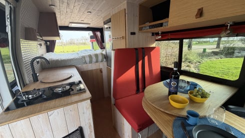 Mary Jane II – 2-seater Fiat bus from 2026