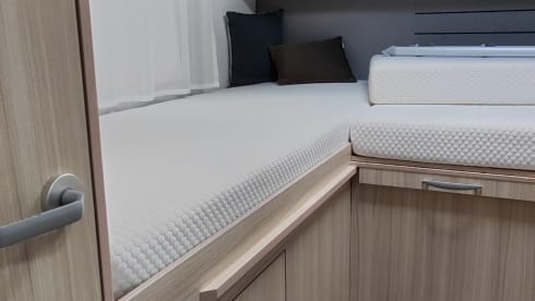 Casita on Wheels –  Luxury 4/5p Sun Living semi-integrated from 2022 off-grid