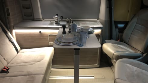 Luxury 4WD VW California (2019)