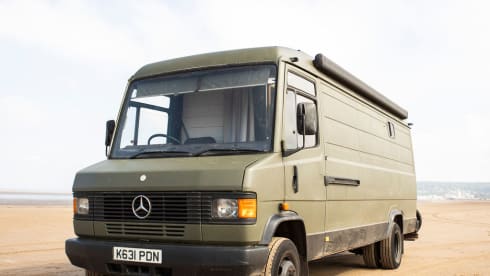 Elijah  – 4 Birth - Mercedes 709D - House truck 