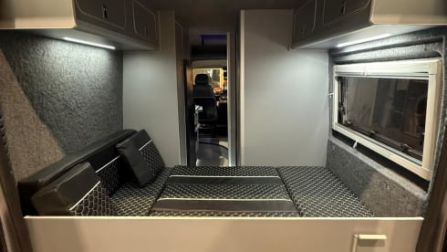 Elle2 – 4 berth Citroën Relay campervan 