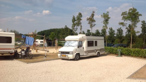 Unique Camper for an Unforgettable Adventure New 2.5 Turbo diesel engine