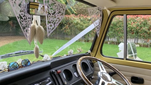  Buttercup – Classic VW T2 Campervan