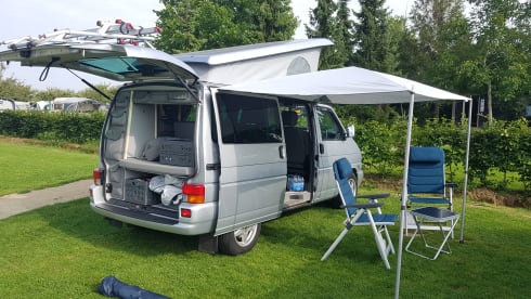 Beautiful and powerful T4 Volkswagen camper bus