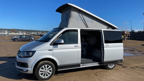 Poppy – Explore in Style - VW Camper for Unforgettable Holidays!