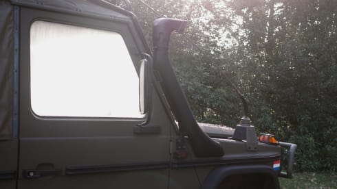 2p Mercedes-Benz rooftop from 1995