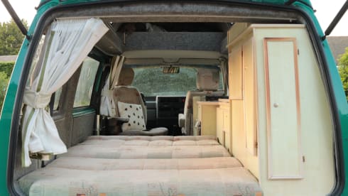 Gunther – VW T4 Hightop Leisuredrive Campervan. Excellent condition 