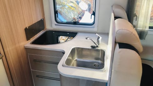 LUXURY AHORN CANADA, length beds and pull-down bed, ideal for families and seniors