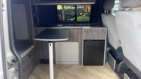 “Pomme” – 4p Volkswagen bus from 2023
