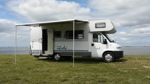 Super large family camper