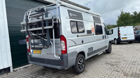 4p Fiat bus uit 2011