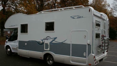 Km vrij – Luxury 4 person(*) Ford Rimor Alcove