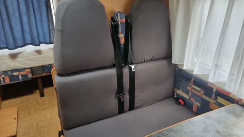 Cozy 4 person camper LMC Fiat Ducato alcove
