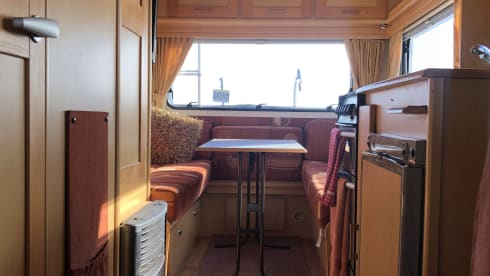 Anglesey Motorhome – Eldis Autoquest 140 4 Berth Motorhome