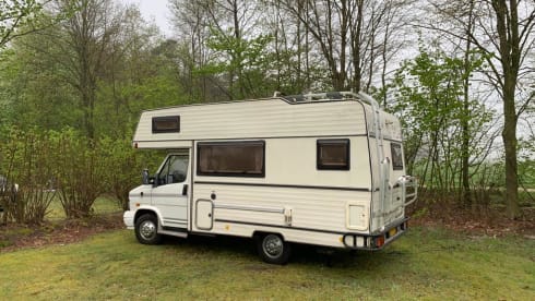 HeSa – Vintage Peugeot Alcove from 1993