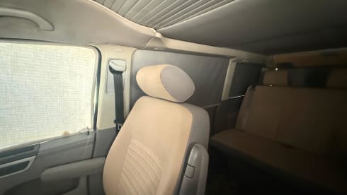 4p Volkswagen campervan uit 2004