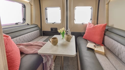 H5 – Auto Trail Expedition 67 Flex - 4 berth Campervan