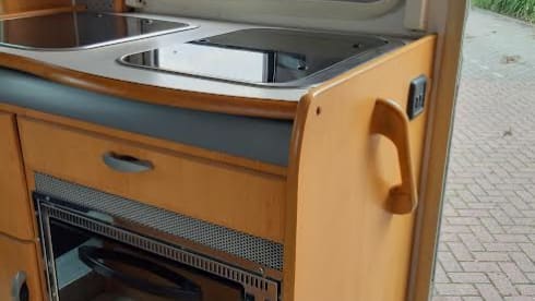4p Hymer semi-integrated from 2004