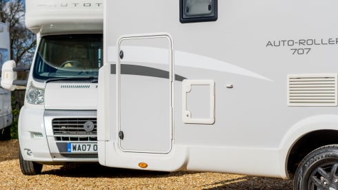 NVW – Large Lounge | Bunk Bed & Double Bed Ideal Family Layout 